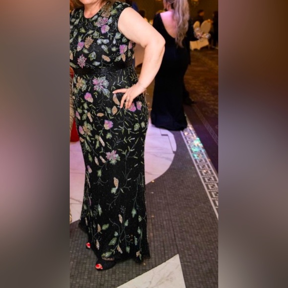 MAC DUGGAL Floral Beaded Gown - Picture 3 of 3